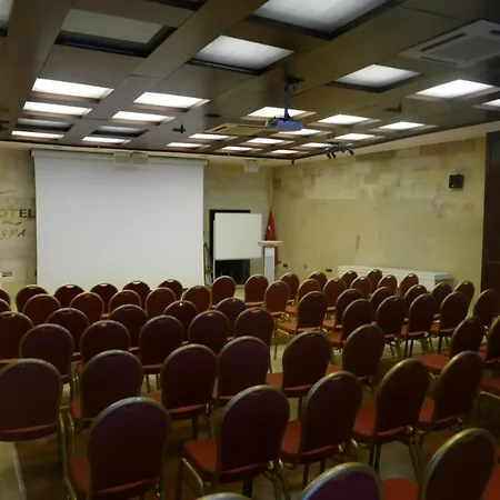 מלון Cappadocia Cave & 3*