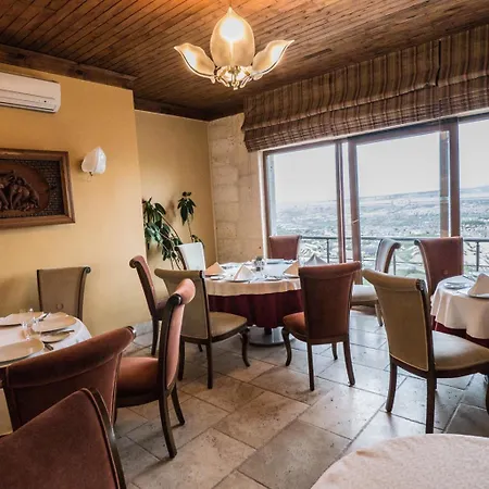 Cappadocia Cave & מלון