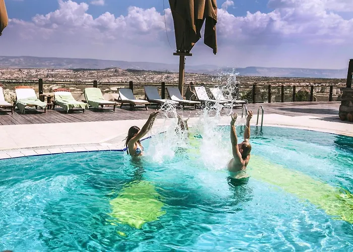 Cappadocia Cave & 3* 우치사르