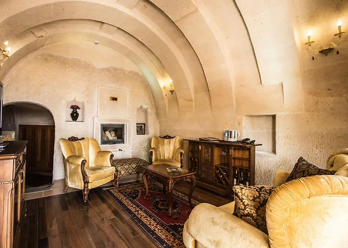 Cappadocia Cave & Отель Учисар