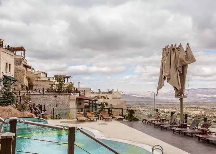 Cappadocia Cave & 3* Учисар