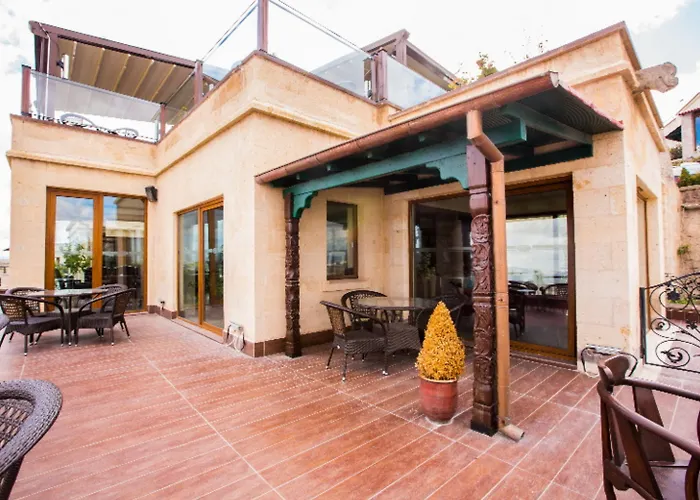 Cappadocia Cave & 3* 우치사르