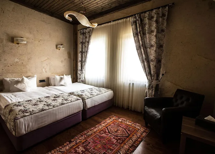 Cappadocia Cave & 3* 우치사르